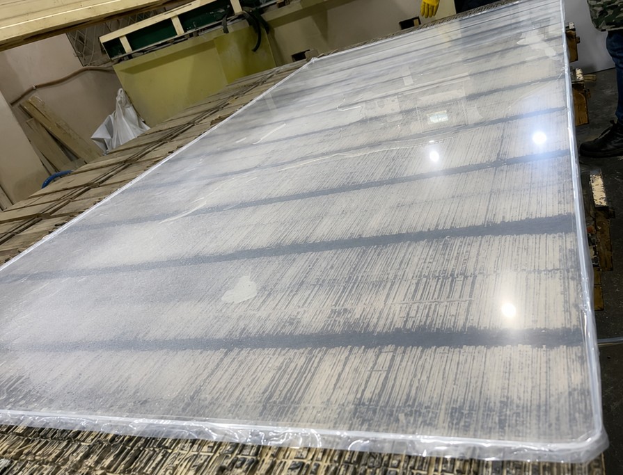 Transparent cast acrylic sheet